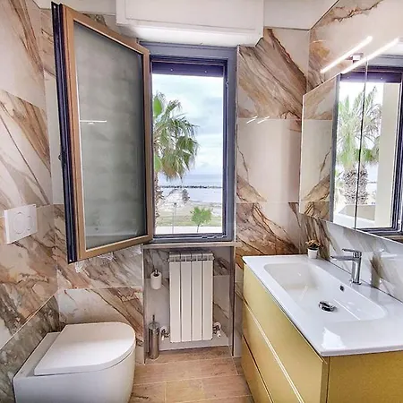 Alighieri Primissima Fila Mare Apartment *