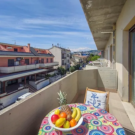 Alighieri Primissima Fila Mare Apartmán *