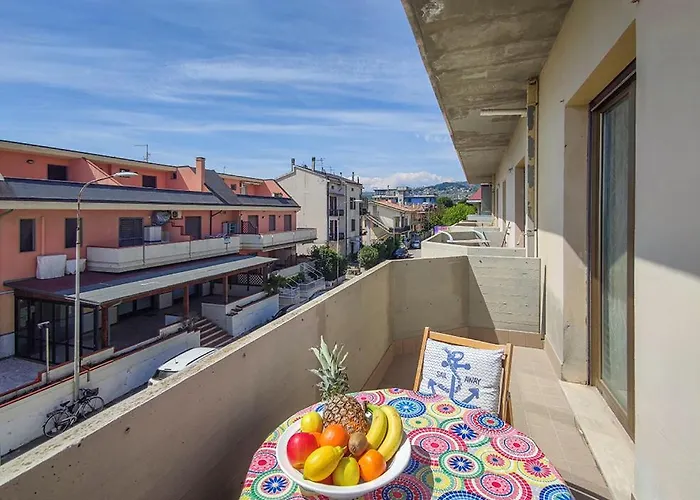 Alighieri Primissima Fila Mare Apartmán *