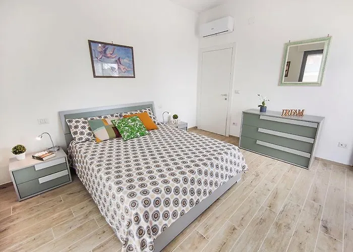 Alighieri Primissima Fila Mare Daire *